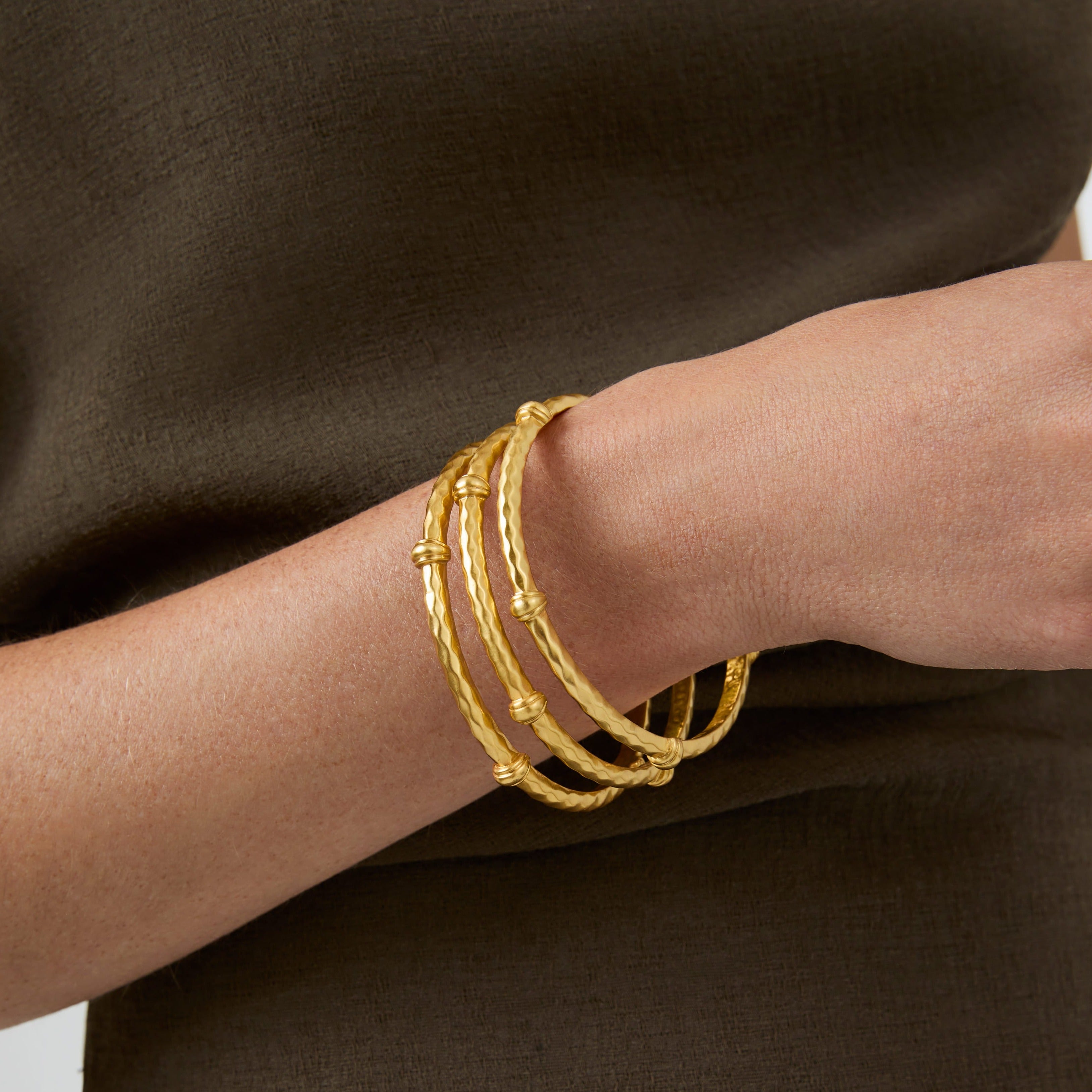 Savannah Gold Stacking Bangle Bracelet | Julie Vos