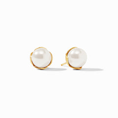 Penelope pearl stud in Medium size